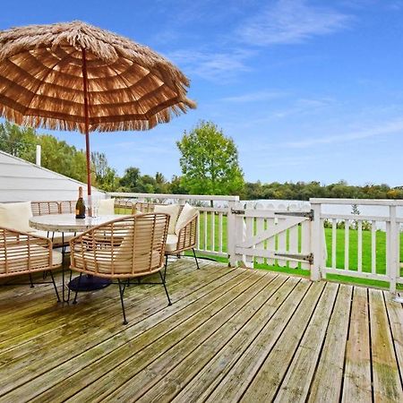 סירנססטר Luxury Lodge In The Heart Of The Cotswolds מראה חיצוני תמונה