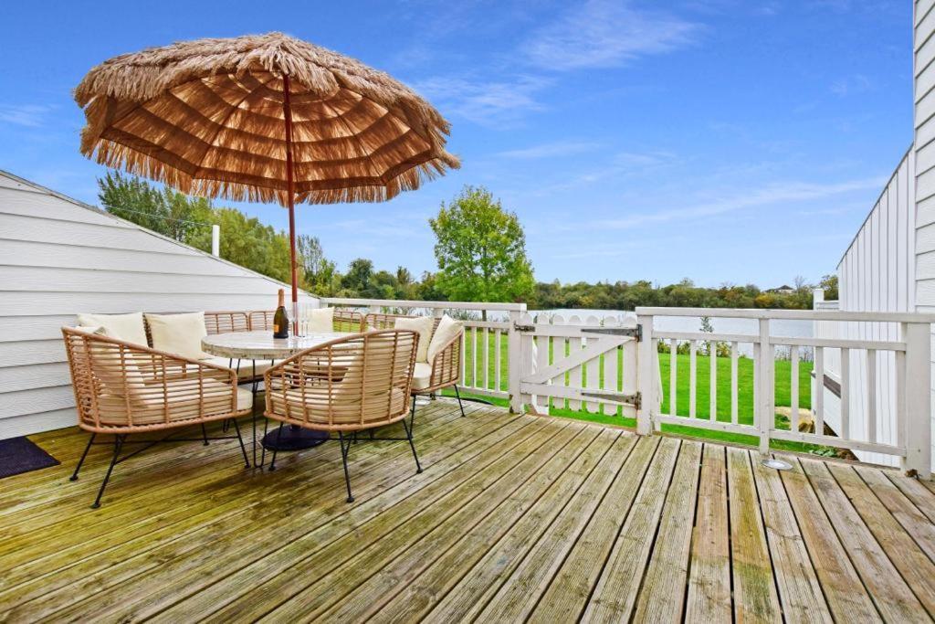 סירנססטר Luxury Lodge In The Heart Of The Cotswolds מראה חיצוני תמונה